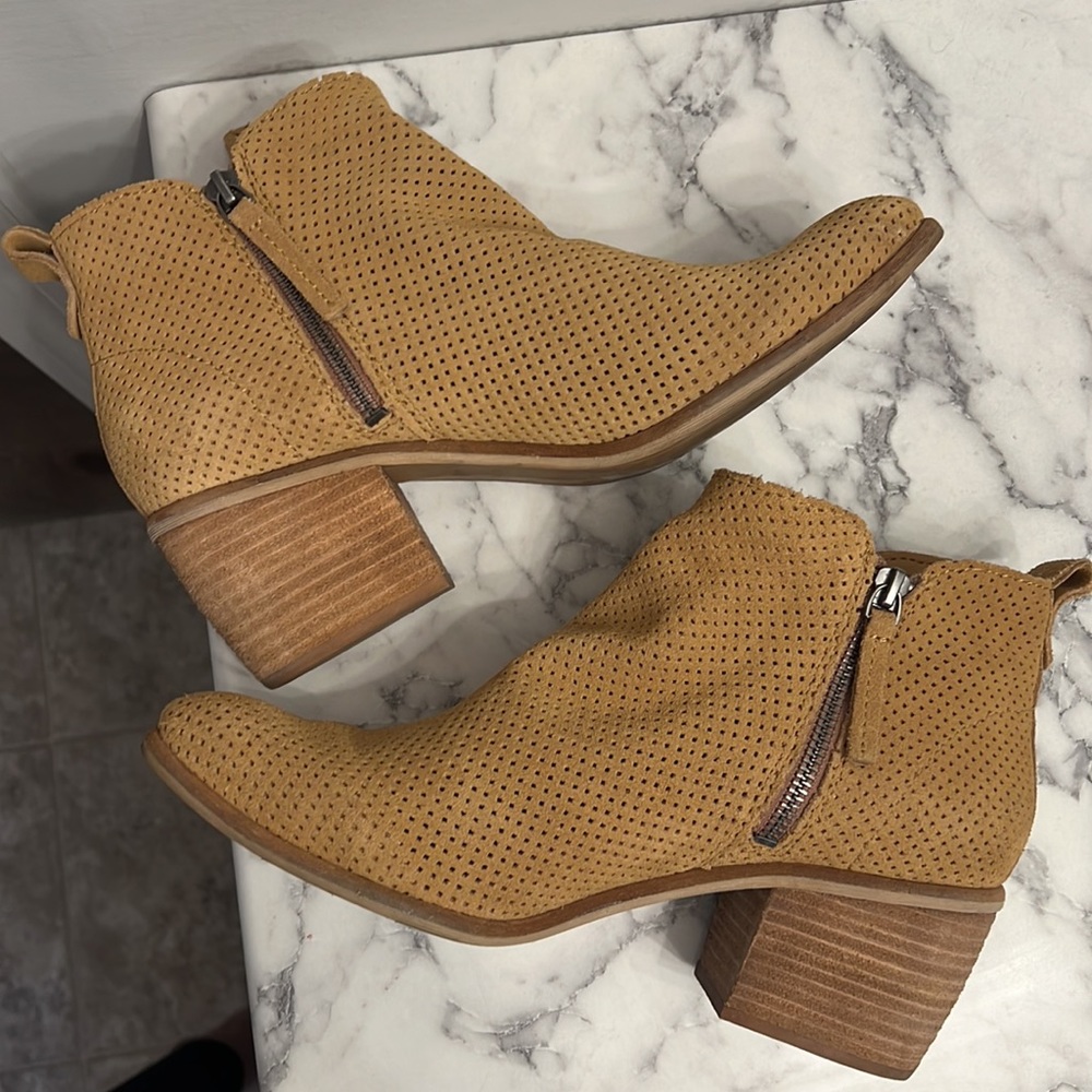 Dolce Vita Booties size 10